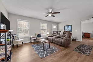 522 N Staley St, Liberty, NC 27298 - Photo 2