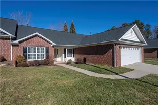2082 Hibiscus Ln, Kernersville, NC 27284 - Photo 2