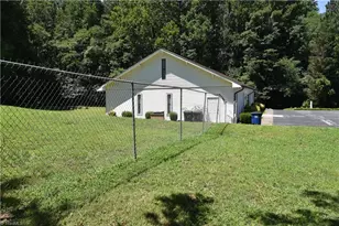 1355 Peachtree St, Winston-Salem, NC 27107 - Photo 4