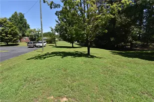 1355 Peachtree St, Winston-Salem, NC 27107 - Photo 6