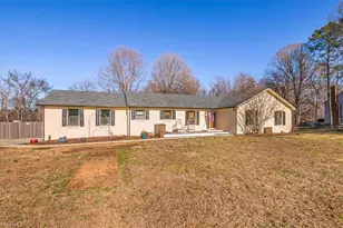 2107 Hunters Ridge Dr, Pleasant Garden, NC 27313 - Photo 28