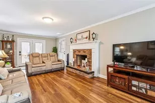 5220 Bridge Pointe Dr, Clemmons, NC 27012 - Photo 2