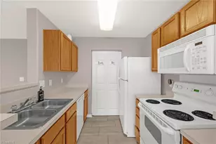 2204 Mc Connell Dr, Kernersville, NC 27284 - Photo 14