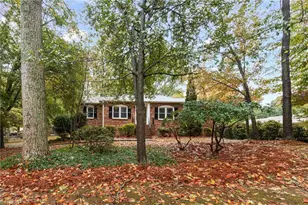101 Shady Oak Ct, Clemmons, NC 27012 - Photo 2