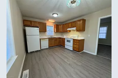 558 Chandler Street, Winston-Salem, NC 27101 - Photo 6