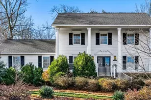 1005 Westminster Dr, Greensboro, NC 27410 - Photo 2