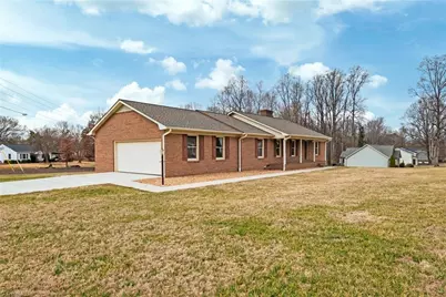 157 Tamworth Drive, Clemmons, NC 27012 - Photo 2