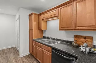 1518 Benjamin Pkwy, Greensboro, NC 27408 - Photo 16