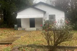 513 10th St, Gibsonville, NC 27249 - Photo 2