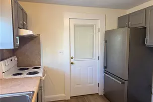 605 Nichols St, Madison, NC 27025 - Photo 4