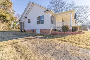 522 Glovenia St, Eden, NC 27288 - Photo 4