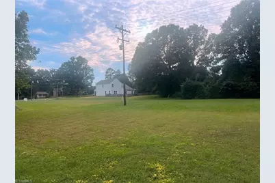 000 Rockwood Avenue, Burlington, NC 27215 - Photo 2