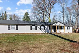 6732 Rollingwood Dr, Clemmons, NC 27012 - Photo 2