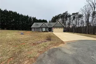 1029 Lee Acres Dr, Walnut Cove, NC 27052 - Photo 4