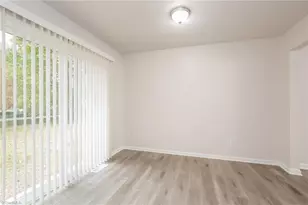 135 W Lakefield Dr, Greensboro, NC 27406 - Photo 6