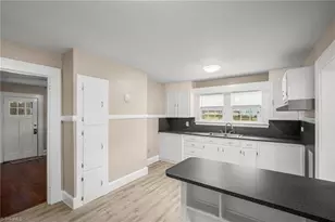 211 Spencer St, High Point, NC 27265 - Photo 6