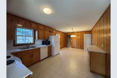 1122 Wells Circle, Asheboro, NC 27203 - Photo 16