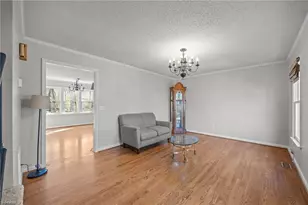 232 Holly Ridge Ln, Mebane, NC 27302 - Photo 2