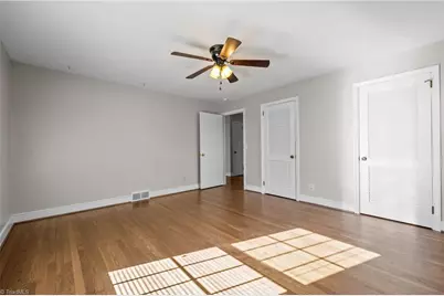 2804 W Cornwallis Drive, Greensboro, NC 27408 - Photo 18