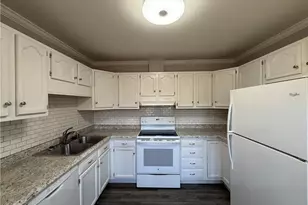 205 Guinevere Ct, Winston-Salem, NC 27104 - Photo 2