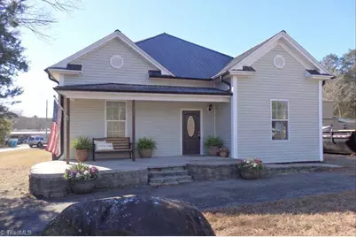 491 W Peacock Avenue, Denton, NC 27239 - Photo 1