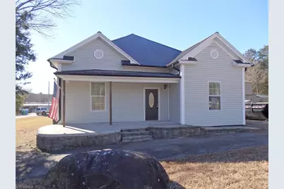 491 W Peacock Avenue, Denton, NC 27239 - Photo 2