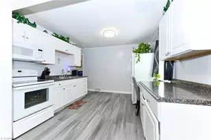 834 Ross Ave, Greensboro, NC 27406 - Photo 8