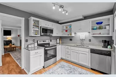 3313-B Regents Park Lane, Greensboro, NC 27455 - Photo 6