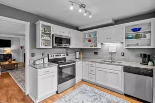 3313-B Regents Park Ln, Greensboro, NC 27455 - Photo 6