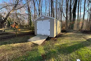 5716 Spice Meadow Ln, Winston-Salem, NC 27106 - Photo 2