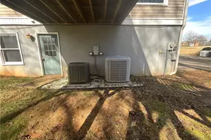 5716 Spice Meadow Ln, Winston-Salem, NC 27106 - Photo 4