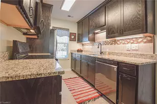 2873 Hyde Pl Cir, Winston-Salem, NC 27103 - Photo 8