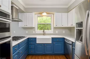 2021 Sunnybrook Dr, Burlington, NC 27215 - Photo 14