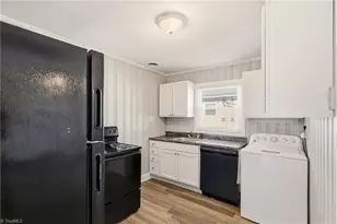 303 Gant St, Greensboro, NC 27401 - Photo 8