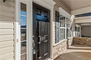 227 Hawks Nest Cir, Clemmons, NC 27012 - Photo 2