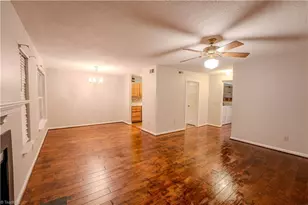 11 Meadowood Glen Way, Greensboro, NC 27409 - Photo 4