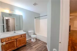 11 Meadowood Glen Way, Greensboro, NC 27409 - Photo 8