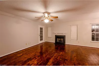 11 Meadowood Glen Way #B, Greensboro, NC 27409 - Photo 2