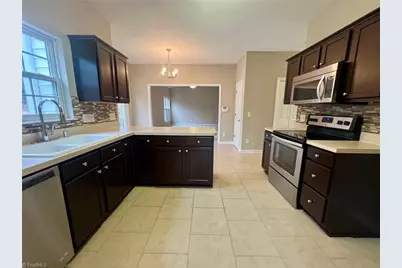 5410 Angel Oaks Drive, Winston-Salem, NC 27105 - Photo 2