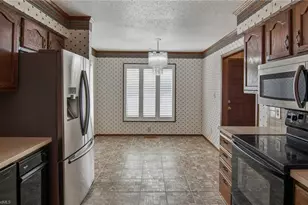 213 Ridgehaven Dr, Winston-Salem, NC 27104 - Photo 14