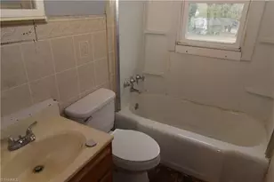 1045 Brookline St, Winston-Salem, NC 27107 - Photo 10