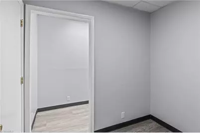 2910 Reynolda Road, Winston-Salem, NC 27106 - Photo 16