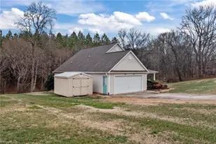 1657 Alzora Ct, Burlington, NC 27215 - Photo 2