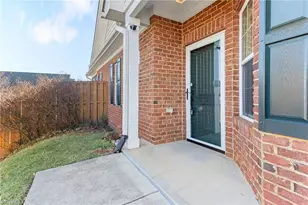 105 Starling St, Mebane, NC 27302 - Photo 2