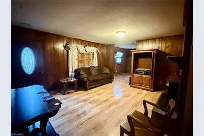 163 E Meadow Road, Thomasville, NC 27360 - Photo 14