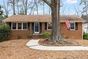1703 Gracewood Dr, Greensboro, NC 27408 - Photo 2