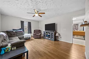 2411 Seattle Dr, Greensboro, NC 27406 - Photo 4