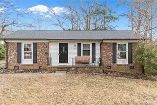 2411 Seattle Dr, Greensboro, NC 27406 - Photo 2