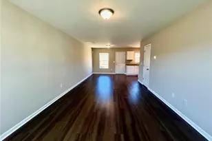 109 Lemon Ln, Greensboro, NC 27405 - Photo 2