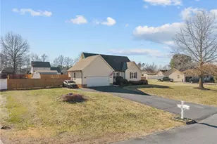 245 Castle Keep Rd, Salisbury, NC 28146 - Photo 4